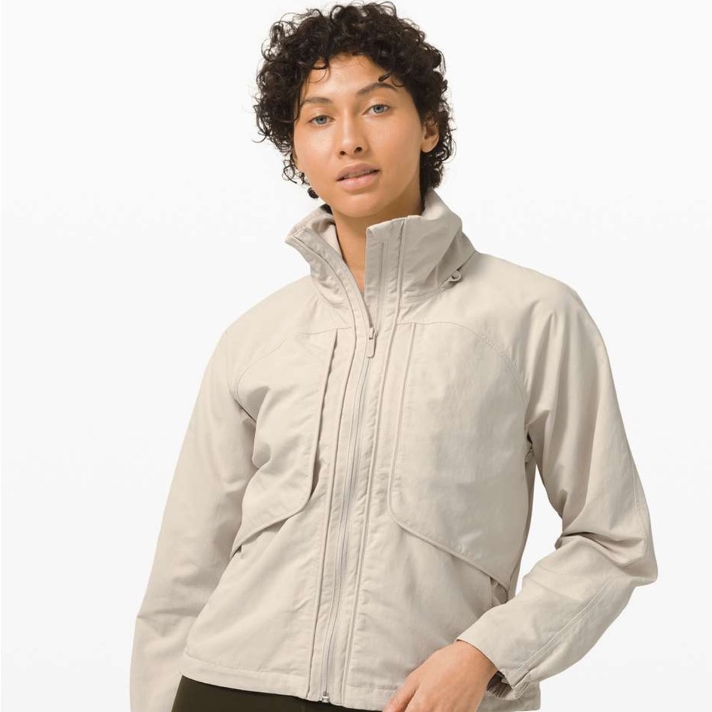 🍋 Lululemon Always Effortless Jacket 🍋 
Dune